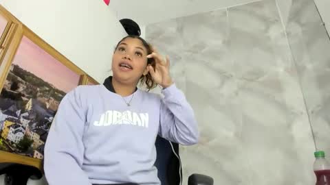 Snapshot of ellybloom chatting on May 2026 01:50:01 PM ellybloom online show from May 2026 01:50:01 PM