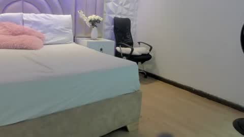 Ellye online show from July 2026 11:12:01 AM