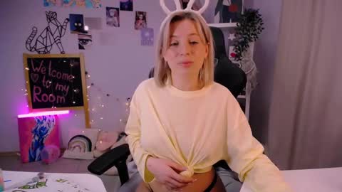 ELLY online show from February 2025 09:17:01 PM