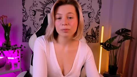 ELLY online show from March 2025 03:22:01 AM