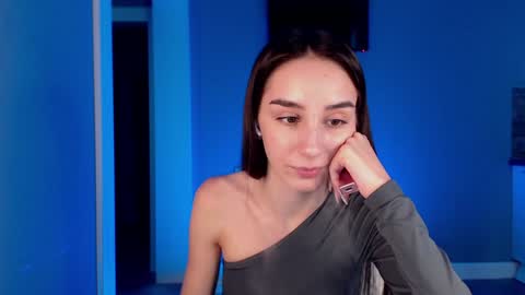 Im online Fri Sun Mon Tue Thu Fri Sat3 from 1000 online show from December 2024 09:45:02 AM