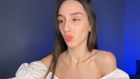 Im online Fri Sun Mon Tue Thu Fri Sat3 from 1000 online show from January 2025 08:14:01 AM