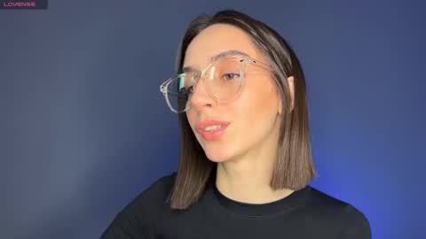 Im online Fri Sun Mon Tue Thu Fri Sat3 from 1000 online show from February 2025 05:42:02 AM