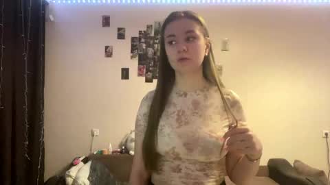 eloiscolins online show from June 2026 04:45:01 PM