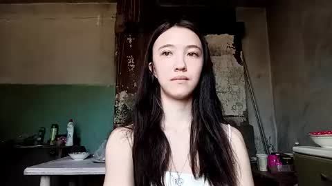 Snapshot of elouisevallian chatting on June 2026 02:16:01 AM Elara online show from June 2026 02:16:01 AM