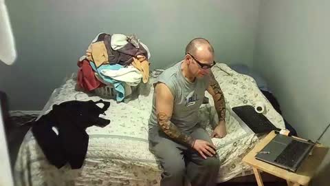 Snapshot of elpouto chatting on June 2026 06:01:02 PM Elpouro online show from June 2026 06:01:02 PM