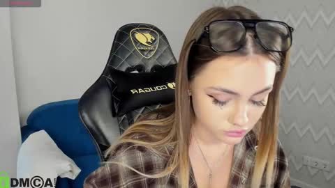 elsa_carterr online show from November 2025 01:11:01 PM