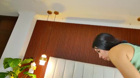Snapshot of elsa_gb chatting on May 2026 03:13:01 AM Isabela Martinez online show from May 2026 03:13:01 AM