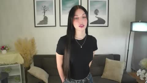 Adella online show from November 2025 12:00:02 PM