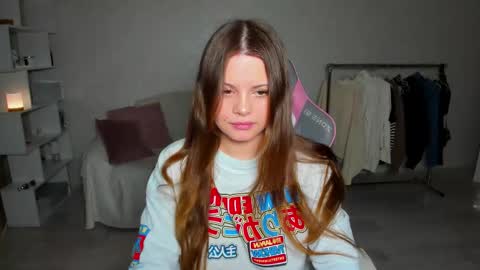 Luna online show from December 2025 07:21:02 PM