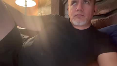 Snapshot of elvecinoequipadon chatting on May 2026 12:40:01 AM Petrhus Rockpic online show from May 2026 12:40:01 AM