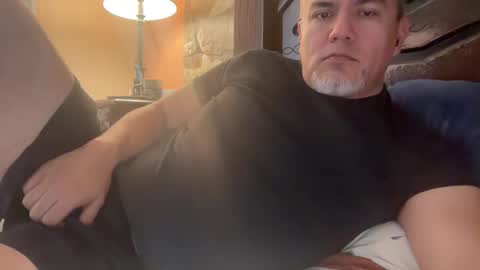 Snapshot of elvecinoequipadon chatting on May 2026 03:29:01 PM Petrhus Rockpic online show from May 2026 03:29:01 PM