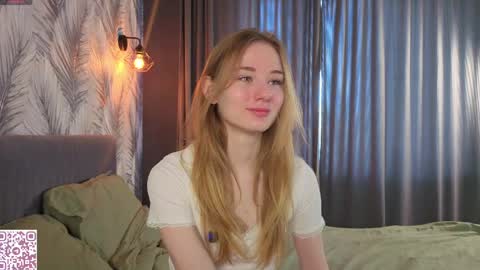 Snapshot of elvyrose chatting on April 2026 04:32:01 AM Alex online show from April 2026 04:32:01 AM