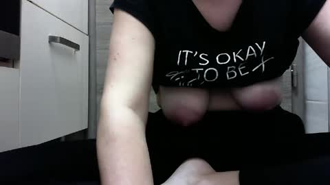 Snapshot of elyseblue chatting on January 2025 01:25:02 PM elyseblue online show from January 2025 01:25:02 PM