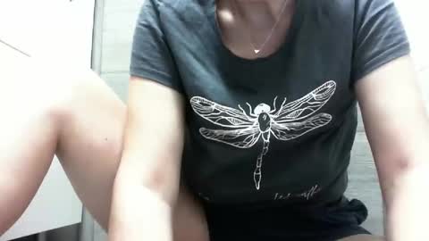 Snapshot of elyseblue chatting on September 2025 04:12:01 AM elyseblue online show from September 2025 04:12:01 AM