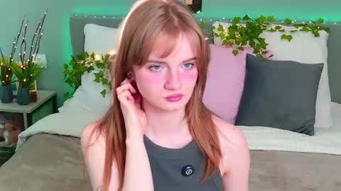 Snapshot of elza_hofffman chatting on June 2026 05:06:01 PM Chloyka online show from June 2026 05:06:01 PM