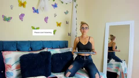 ema garcia  online show from September 2025 09:48:02 PM