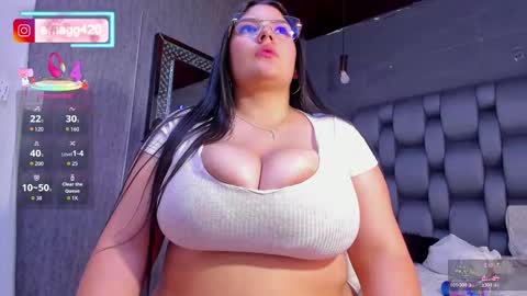 ema_grey1 online show from November 2025 05:35:02 PM