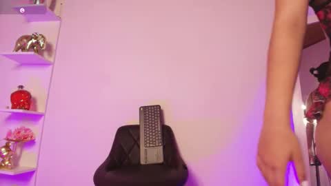 ema_parkerr online show from February 2026 08:43:01 PM