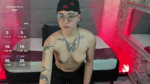 emahills__axelrose online show from October 2025 02:15:01 AM
