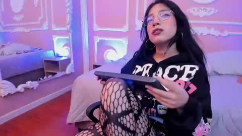 Emma online show from June 2026 03:42:01 AM
