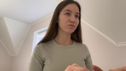 Alina online show from November 2025 10:37:02 AM