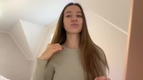 Alina online show from December 2025 11:26:02 AM