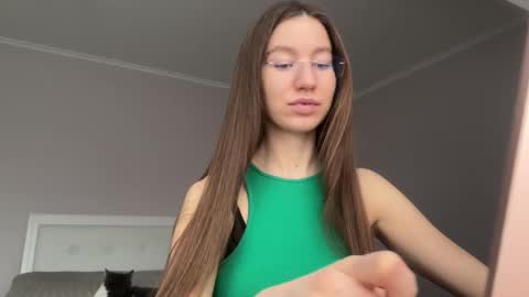Alina online show from March 2026 01:49:02 PM