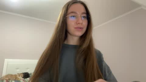 Alina online show from April 2026 07:58:01 PM