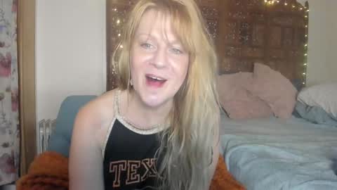 Ember Pheonixxx online show from October 2025 12:33:01 AM