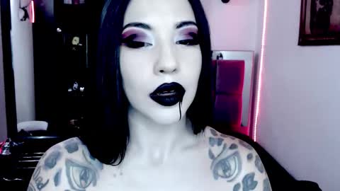 Emerald Black online show from November 2025 06:12:01 AM