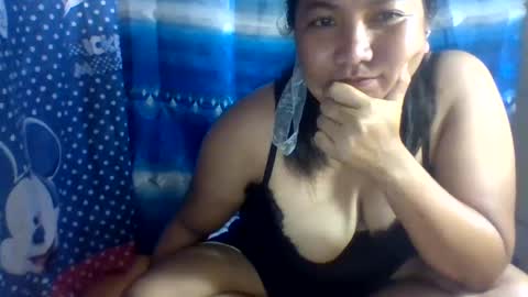 Snapshot of emelybloom123 chatting on January 2025 11:34:02 PM emelybloom123 online show from January 2025 11:34:02 PM