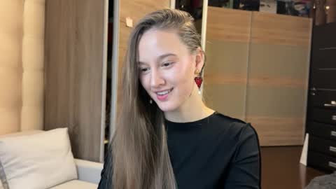 emi__ly online show from December 2025 07:03:02 AM