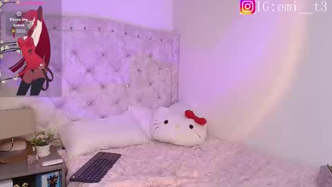 Emilly online show from October 2025 11:27:01 PM