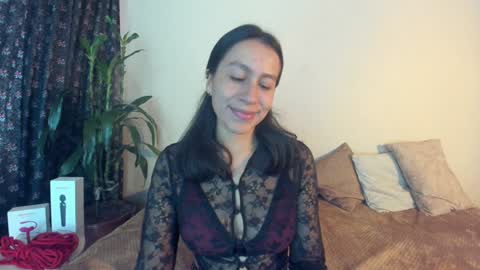 Emilia Gomez online show from February 2025 08:04:01 PM