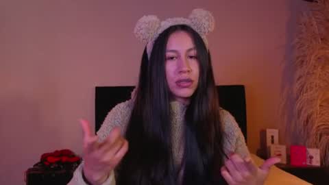 Snapshot of emigomez_ chatting on June 2026 02:51:02 AM Emilia Gomez online show from June 2026 02:51:02 AM