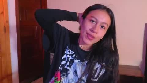 Snapshot of emigomez_ chatting on August 2026 02:21:01 AM Emilia Gomez online show from August 2026 02:21:01 AM