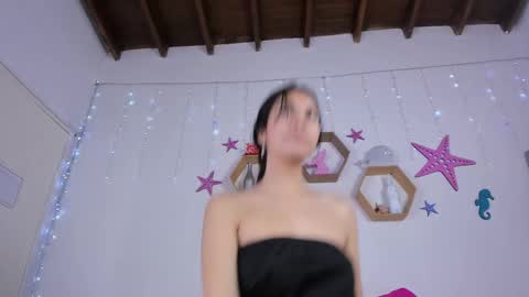 Emily  online show from February 2025 09:20:01 AM