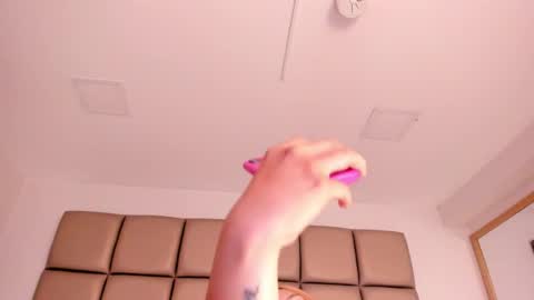 Snapshot of emiily_roberts1 chatting on January 2025 07:11:01 PM EMILY ROBERTS online show from January 2025 07:11:01 PM