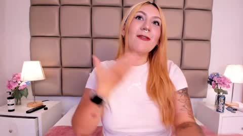 Snapshot of emiily_roberts1 chatting on February 2025 05:50:02 AM EMILY ROBERTS online show from February 2025 05:50:02 AM