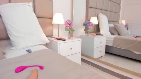Snapshot of emiily_roberts1 chatting on March 2025 06:24:01 AM EMILY ROBERTS online show from March 2025 06:24:01 AM