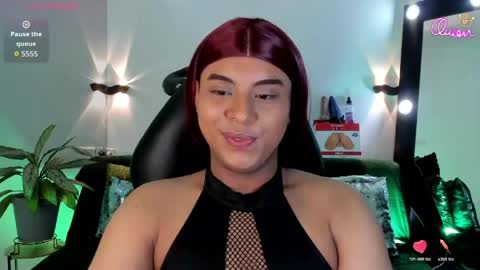 Snapshot of emili_roux chatting on May 2026 10:12:02 AM Emili roux online show from May 2026 10:12:02 AM