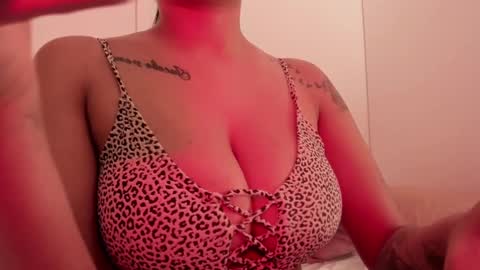 Snapshot of emilia_ghendle chatting on December 2024 12:02:01 PM Emilia Big Boobs online show from December 2024 12:02:01 PM
