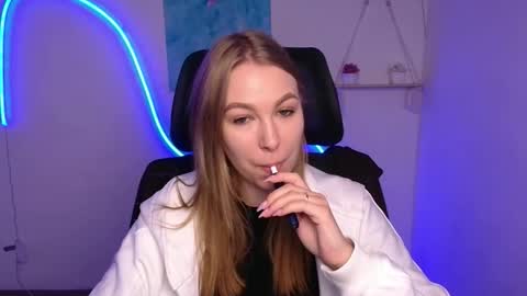 Emilia online show from November 2025 06:36:02 AM