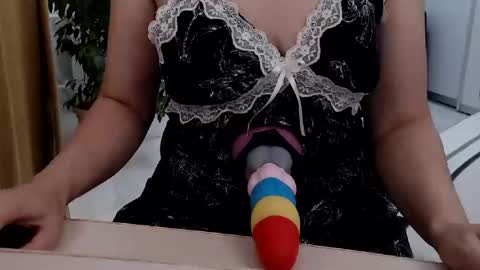 Emilia loki online show from November 2025 01:24:01 PM