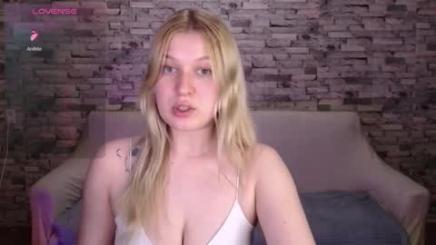 Amili online show from April 2026 04:27:01 PM