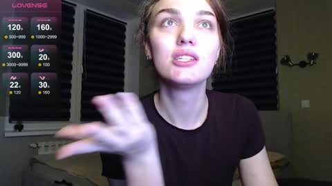 Emi online show from October 2025 10:54:02 PM