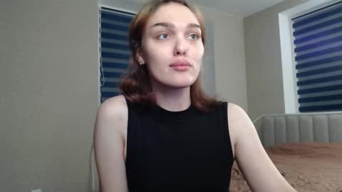 Emi online show from November 2025 08:00:01 PM