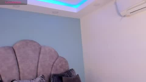 Emillie online show from May 2026 06:27:01 PM