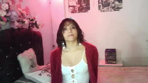 Snapshot of emiliejoy chatting on March 2026 04:17:01 AM emiliejoy online show from March 2026 04:17:01 AM